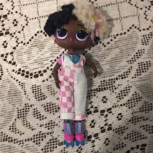 LOL Surprise OMG fashion doll Gracie Skate